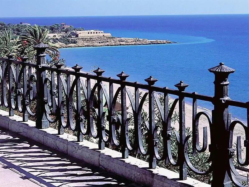 B&B Hotel Tarragona Centro Urbis 3*,